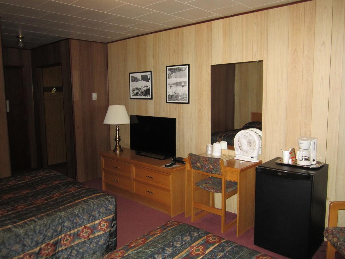 Airport Chalet Whitehorse Exteriér fotografie